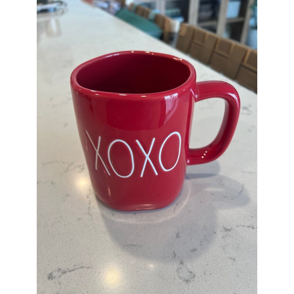 NWT Rae Dunn XOXO Mug